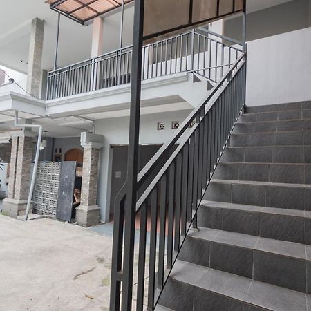 Hotel RedDoorz near Exit Toll Pasteur 4 Bandung Exterior foto