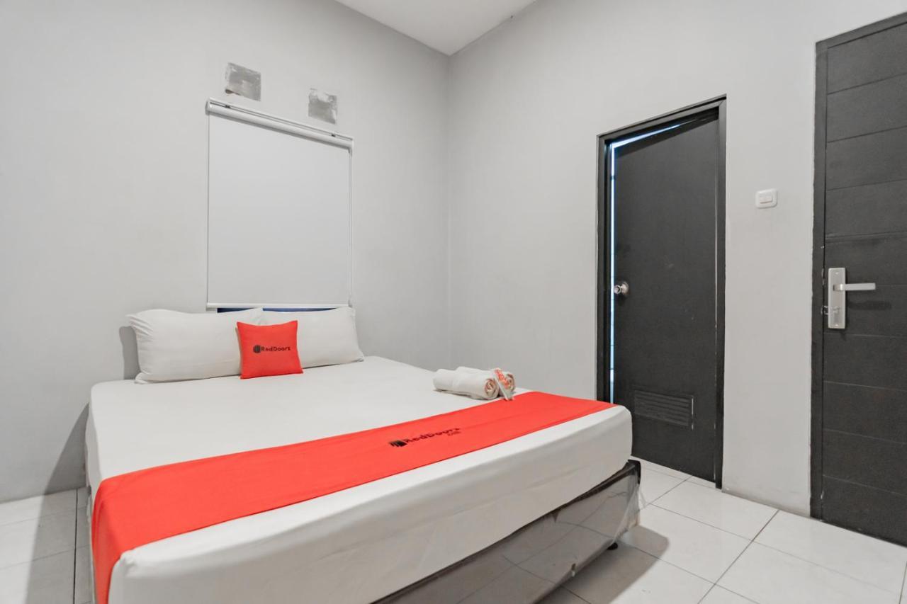 Hotel RedDoorz near Exit Toll Pasteur 4 Bandung Exterior foto