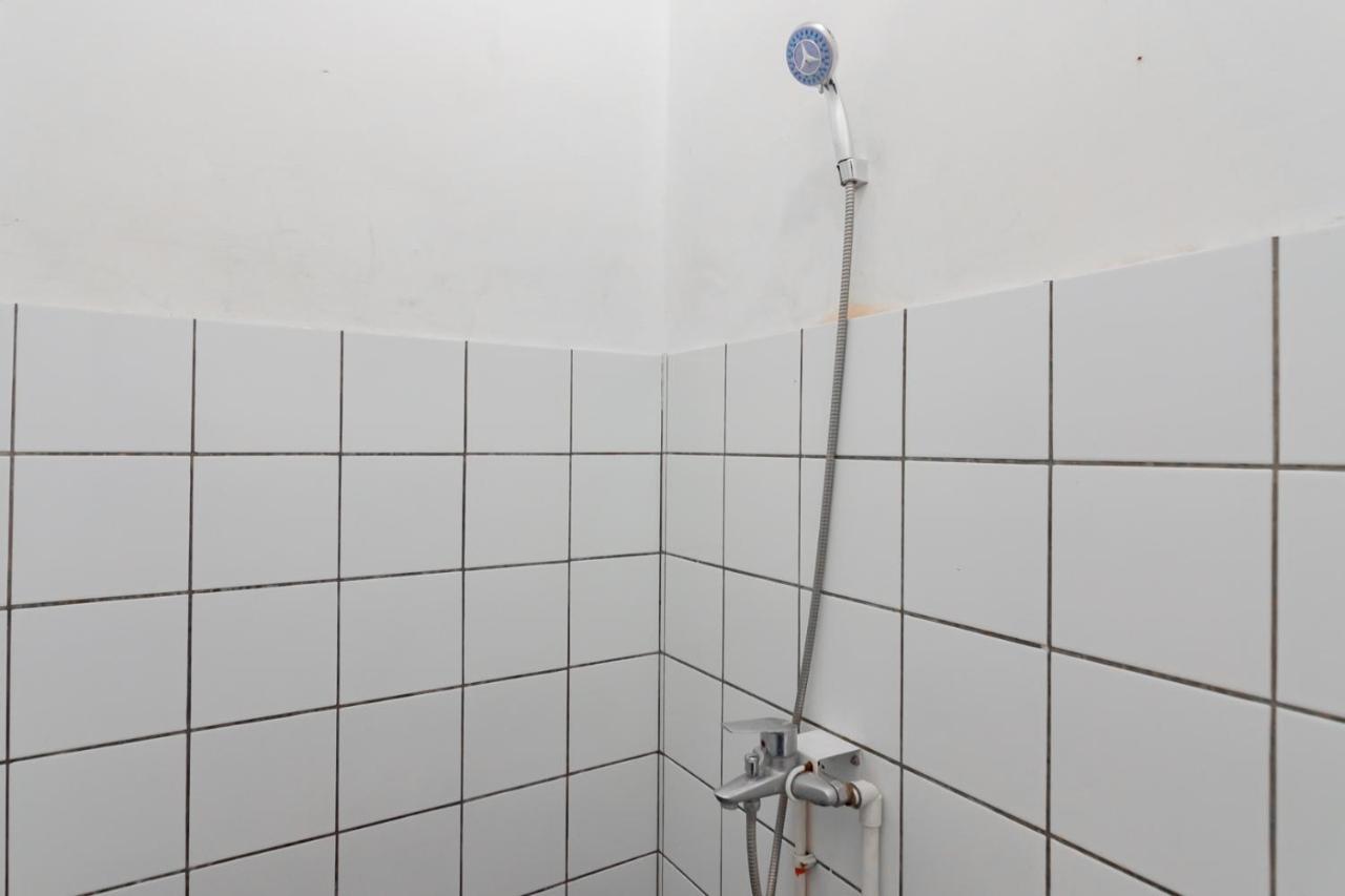Hotel RedDoorz near Exit Toll Pasteur 4 Bandung Exterior foto