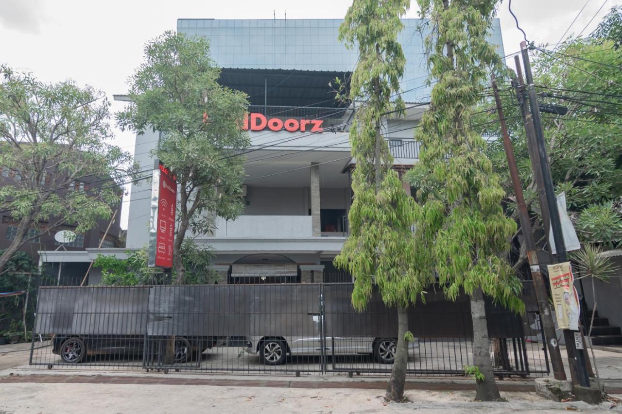 Hotel RedDoorz near Exit Toll Pasteur 4 Bandung Exterior foto