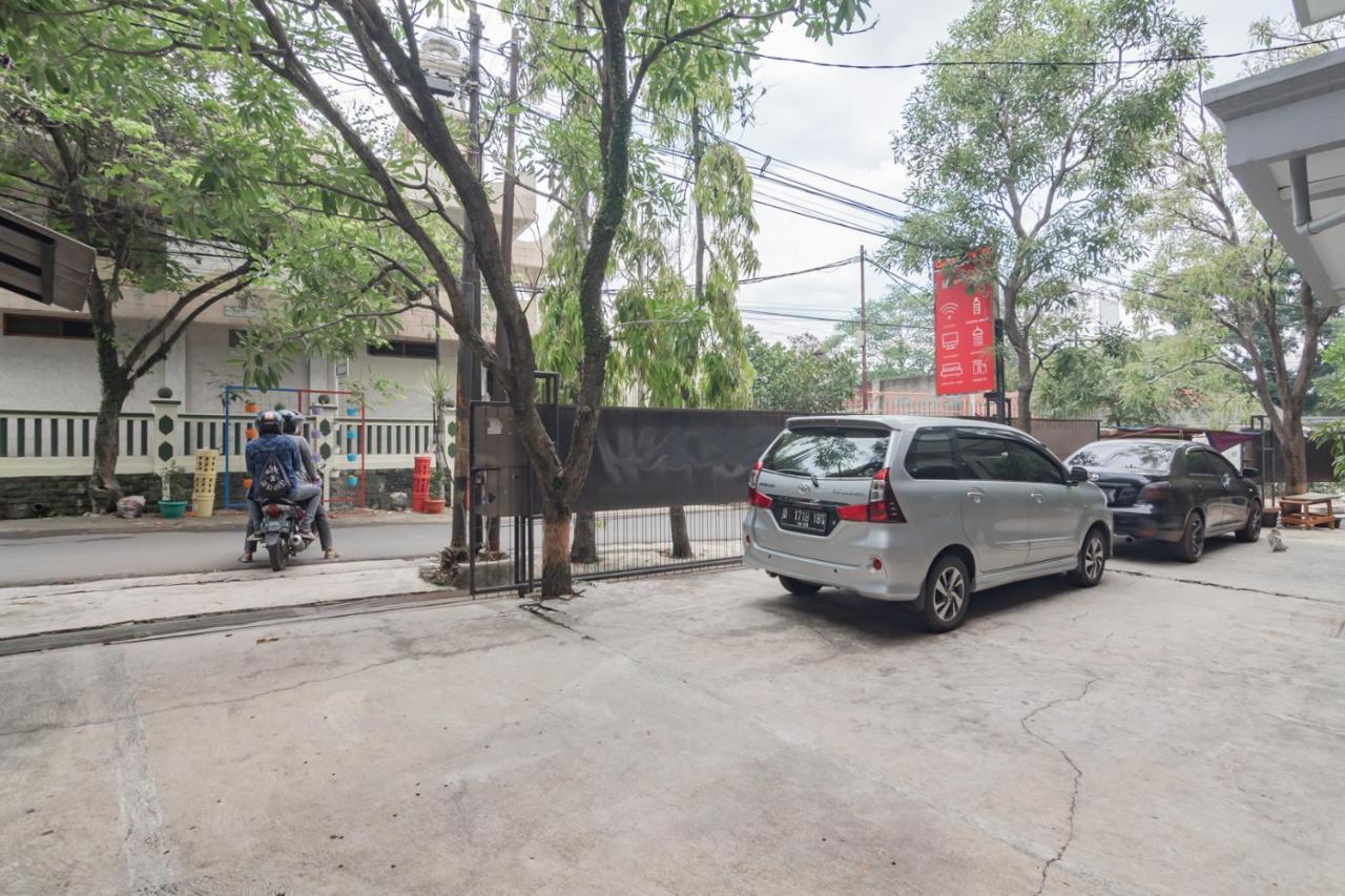 Hotel RedDoorz near Exit Toll Pasteur 4 Bandung Exterior foto