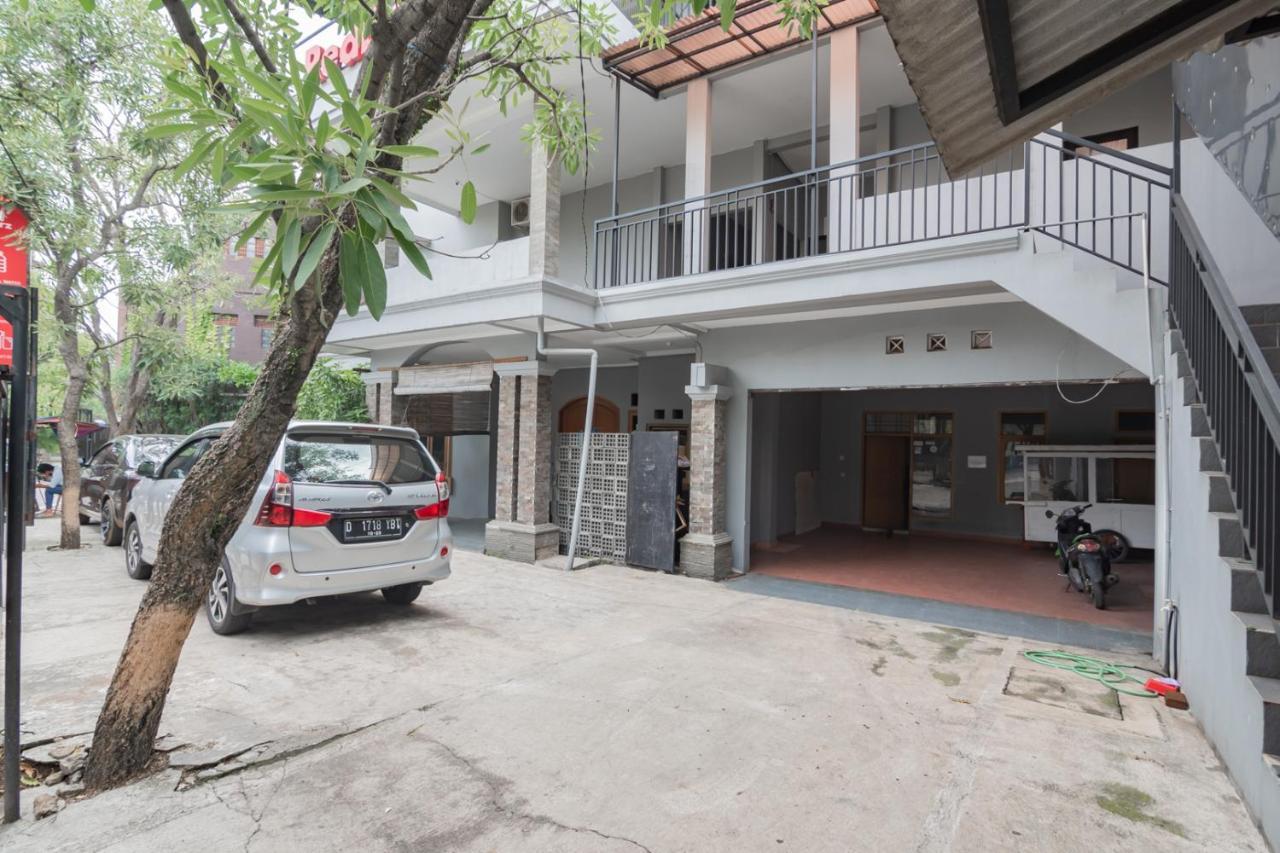 Hotel RedDoorz near Exit Toll Pasteur 4 Bandung Exterior foto